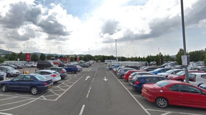 Gate Avenue Visitors Parking D