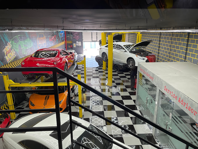 Auto Whiz Garage Al Quoz 3 (Car Service Stations) in Al Quoz Get