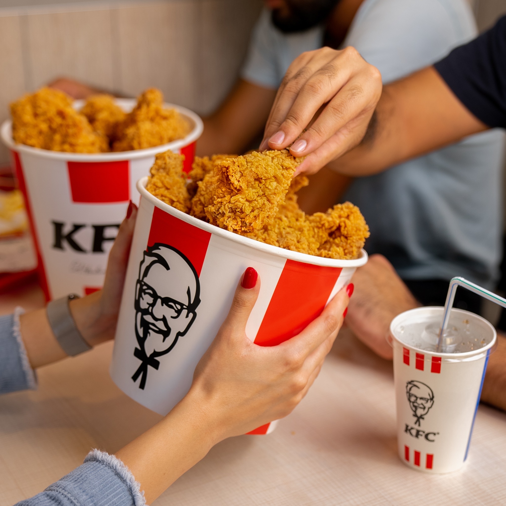 kfc-al-ain-road-food-court-in-dubai-get-contact-number-address