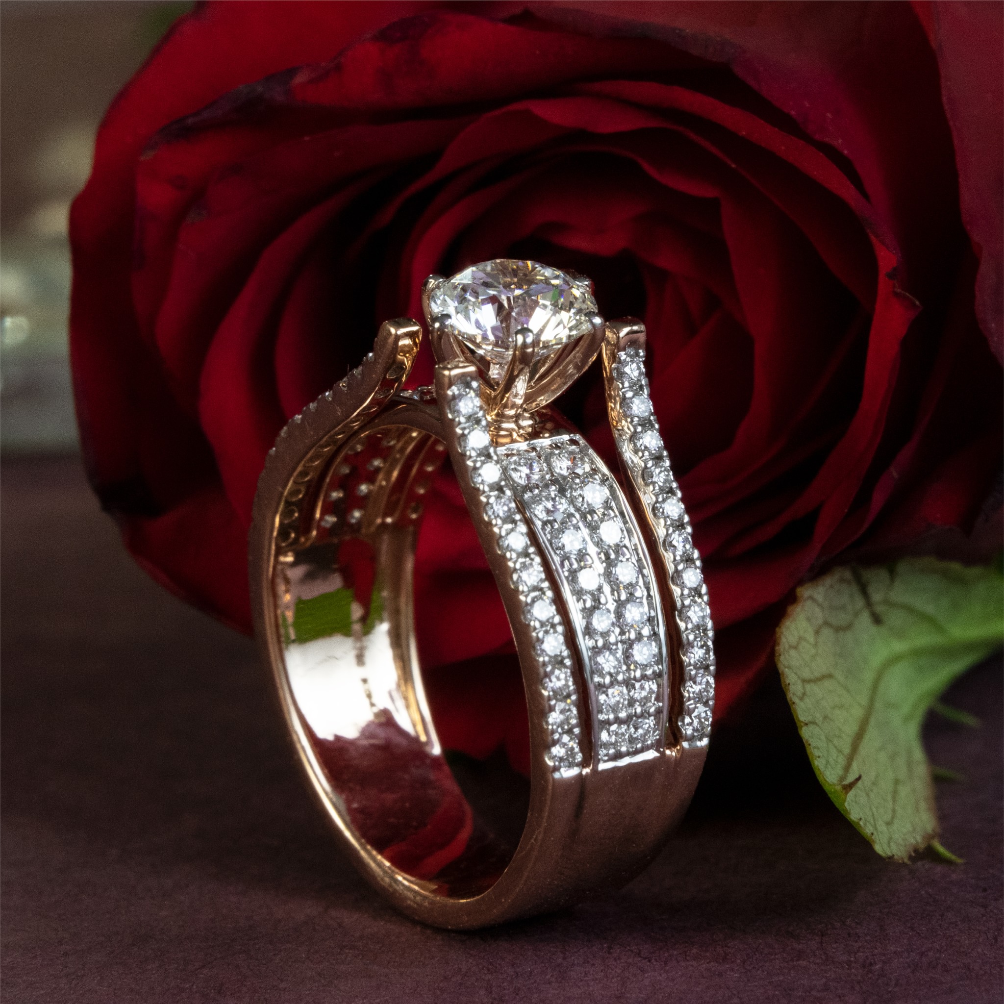 Om Jewellers Limited (Gold) in Sharjah  Get Contact Number, Address 