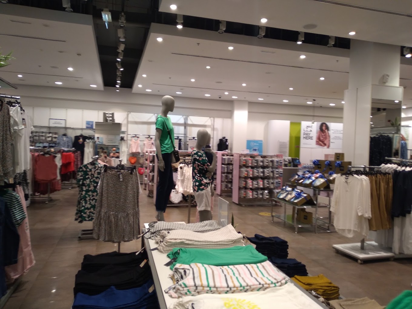 Marks & Spencer - Mall of the Emirates (Department Stores) in Al Barsha ...