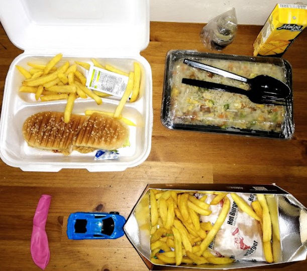 Hot Burger Abu Shagara ( Hamburger Restaurants) in Sharjah Get