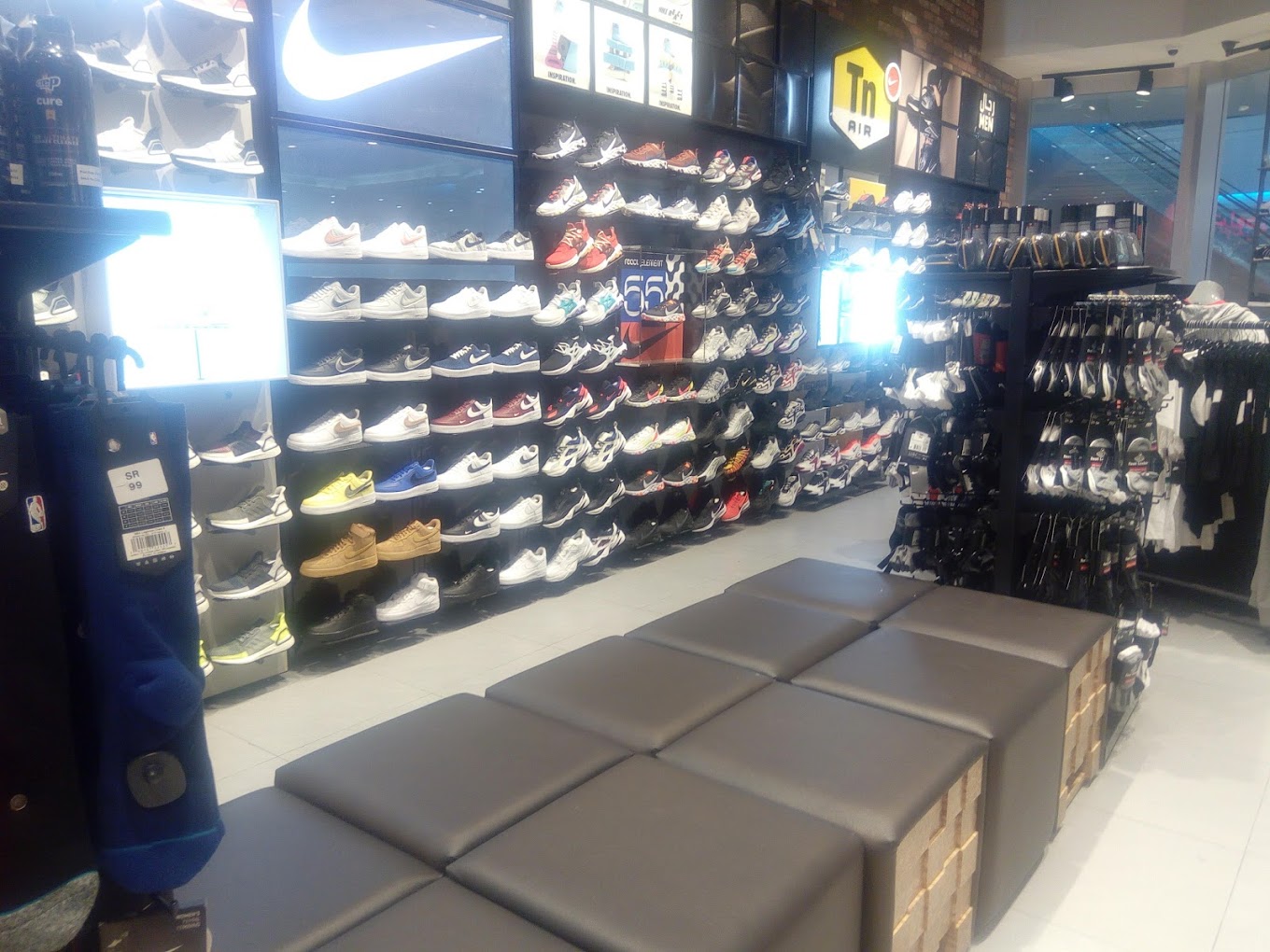 Footlocker Deira City Centre (Footwear Stores ) in Deira Get