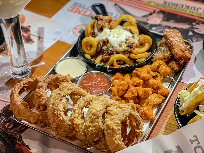 Buffalo Wings & Rings JLTg ( Hamburger Restaurants) in Dubai Get