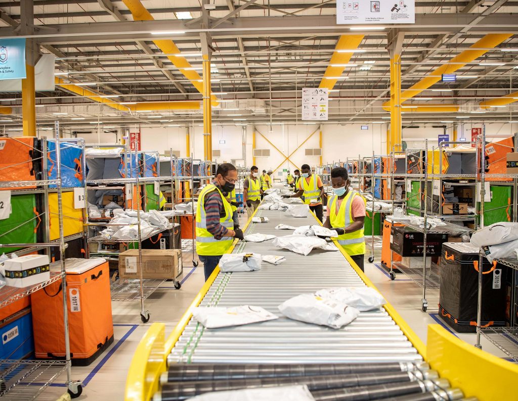 Amazon Hub Counter Aster Pharmacy City Centre (Shipping Companies