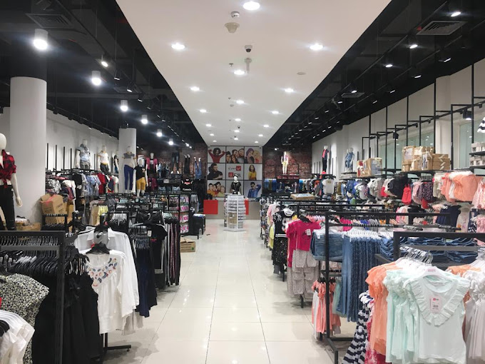 Le Pearl Fashion (Western Apparel Stores) in Sharjah | Get Contact ...