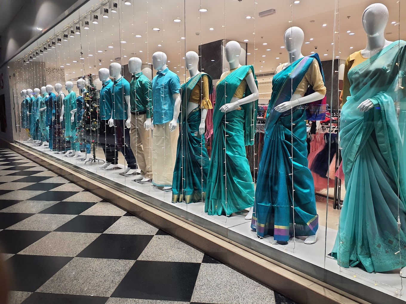 Kalyan Silks - Sharjah (Clothing) in Sharjah