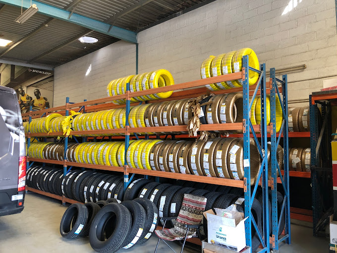 Pro Shop Umm Suqeim (Car Tyre Stores) in Dubai Get Contact Number